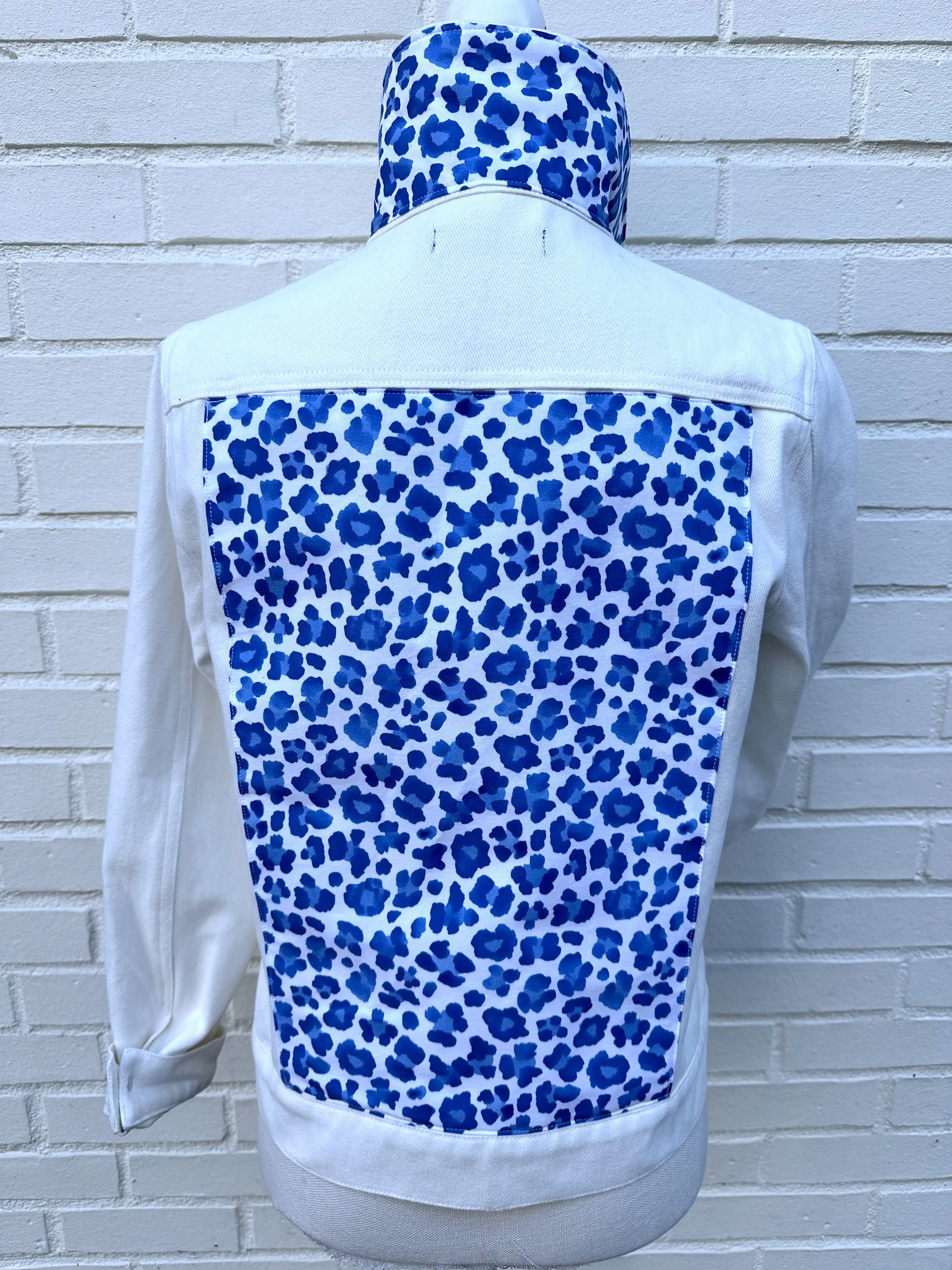 Dorothy White Denim Jacket w Blue Cheetah (DWJ15)