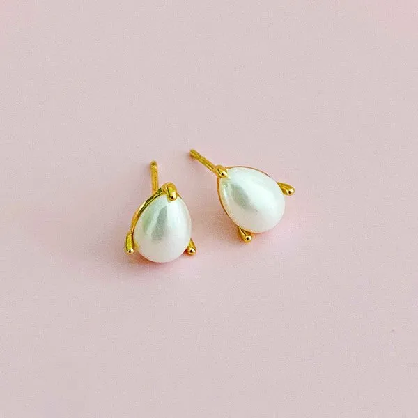 So Classy Teardrop Stud Earrings