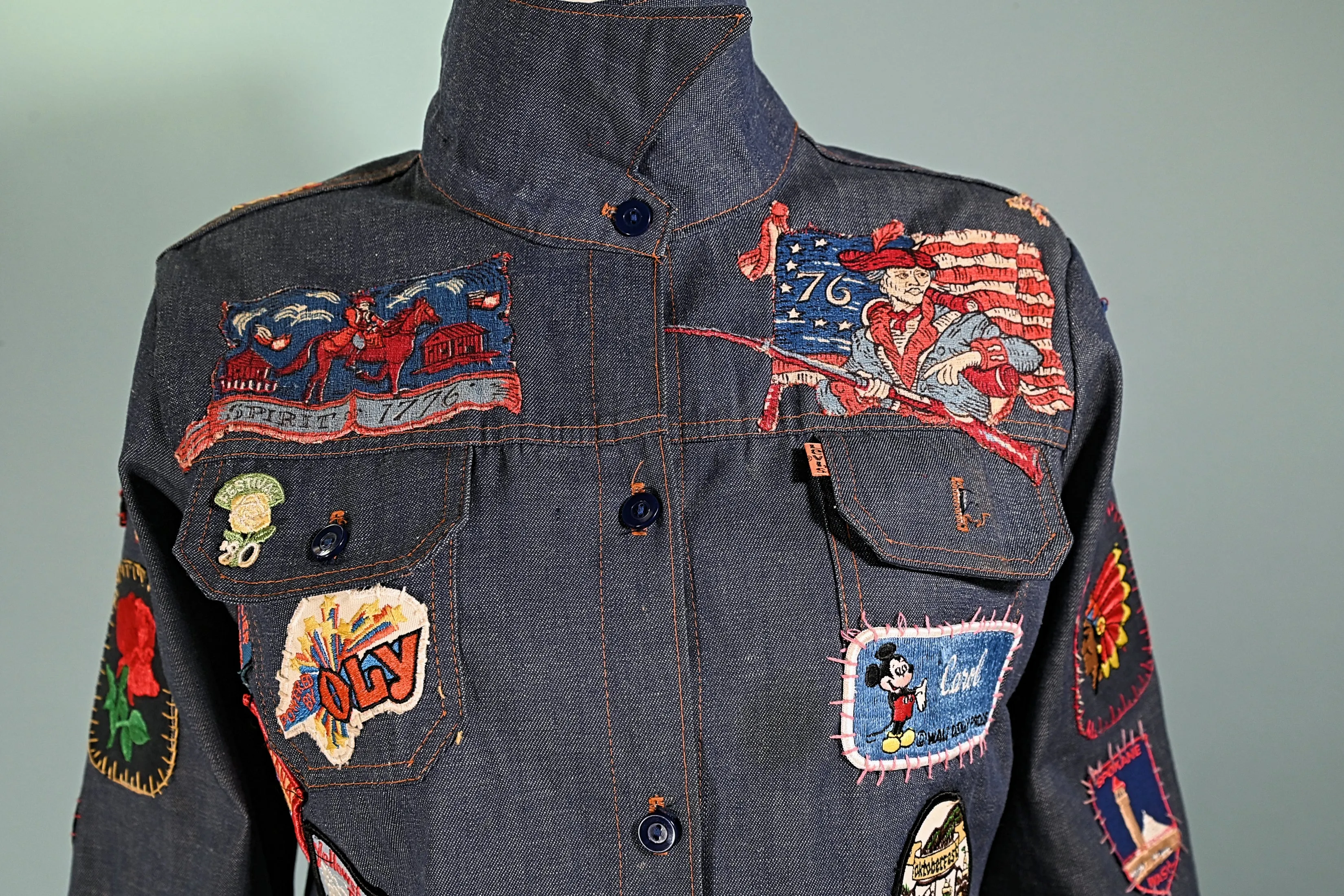 SOLD Vintage 70s Levis Denim Jacket, Travel Souvenir Patches, Oregon Disneyland OOAK M/L