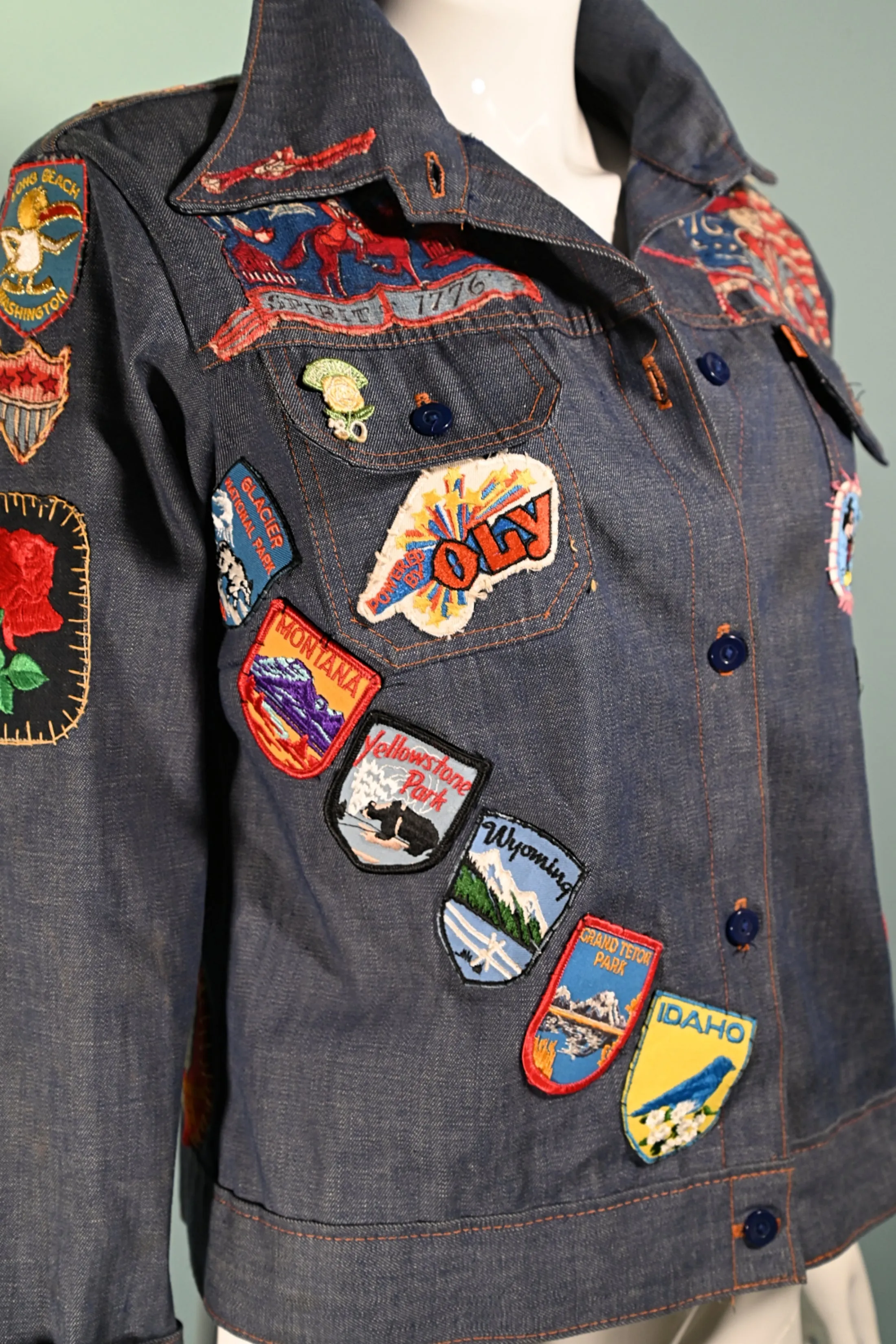 SOLD Vintage 70s Levis Denim Jacket, Travel Souvenir Patches, Oregon Disneyland OOAK M/L