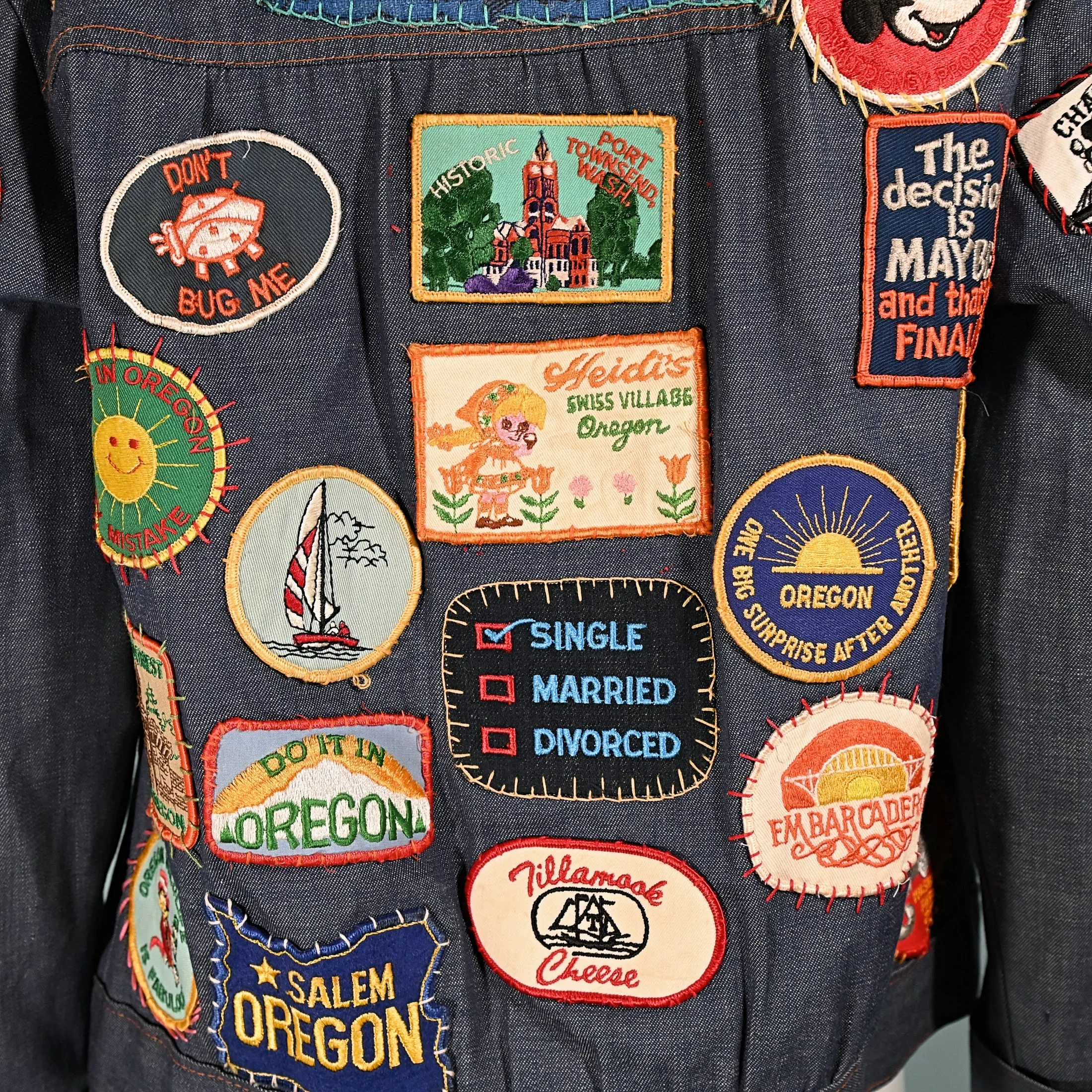 SOLD Vintage 70s Levis Denim Jacket, Travel Souvenir Patches, Oregon Disneyland OOAK M/L