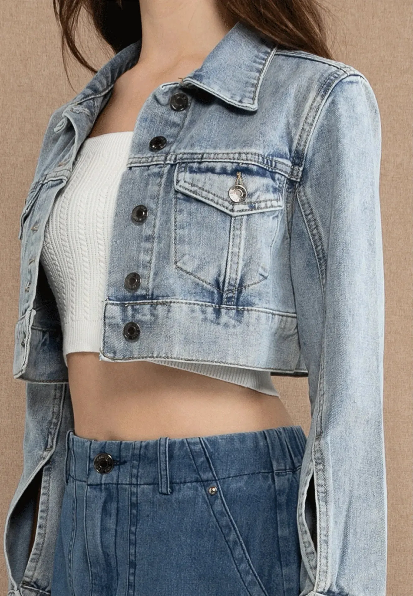 VOIR JEANS Double Flap Pockets Crop Denim Jacket